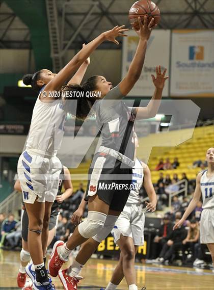 Thumbnail 1 in Mater Dei vs. Windward (CIF-SS Open Division) photogallery.
