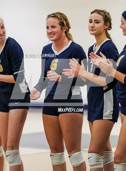 Thumbnail 3 in Mooresville vs. Brownsburg (IHSAA 4A Sectional) photogallery.