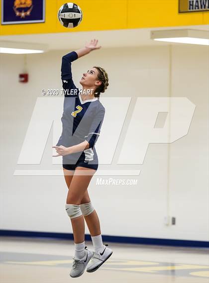 Thumbnail 3 in Mooresville vs. Brownsburg (IHSAA 4A Sectional) photogallery.