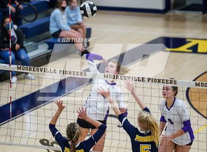 Thumbnail 3 in Mooresville vs. Brownsburg (IHSAA 4A Sectional) photogallery.