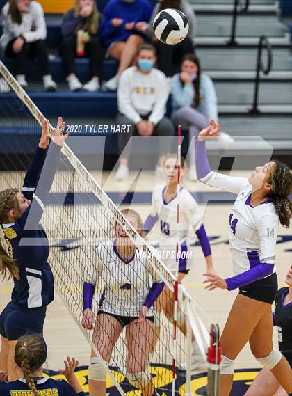 Thumbnail 2 in Mooresville vs. Brownsburg (IHSAA 4A Sectional) photogallery.
