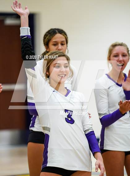 Thumbnail 2 in Mooresville vs. Brownsburg (IHSAA 4A Sectional) photogallery.