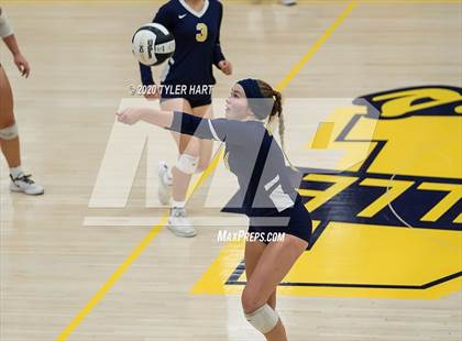 Thumbnail 2 in Mooresville vs. Brownsburg (IHSAA 4A Sectional) photogallery.