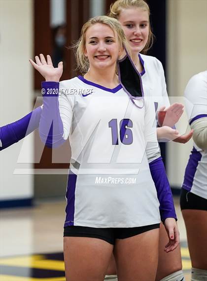 Thumbnail 3 in Mooresville vs. Brownsburg (IHSAA 4A Sectional) photogallery.