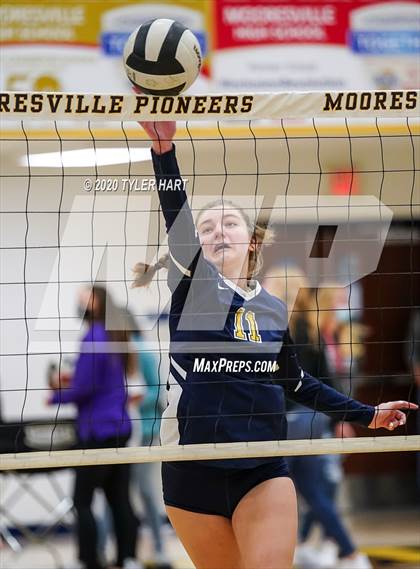 Thumbnail 1 in Mooresville vs. Brownsburg (IHSAA 4A Sectional) photogallery.