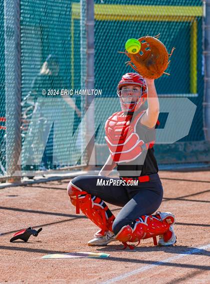 Thumbnail 2 in Mira Costa vs. St. John's photogallery.