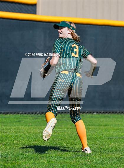 Thumbnail 2 in Mira Costa vs. St. John's photogallery.