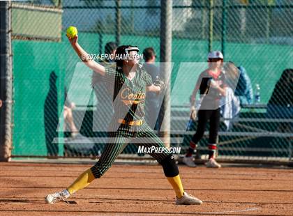 Thumbnail 2 in Mira Costa vs. St. John's photogallery.