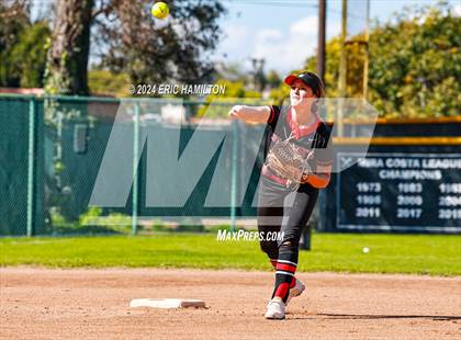 Thumbnail 1 in Mira Costa vs. St. John's photogallery.