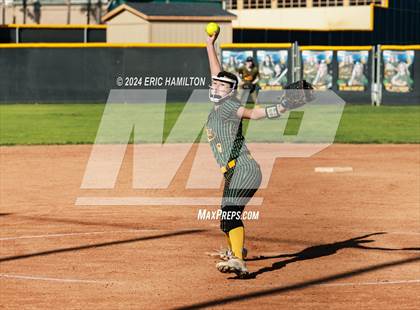 Thumbnail 3 in Mira Costa vs. St. John's photogallery.