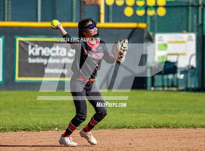 Thumbnail 3 in Mira Costa vs. St. John's photogallery.