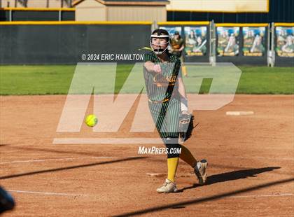 Thumbnail 3 in Mira Costa vs. St. John's photogallery.