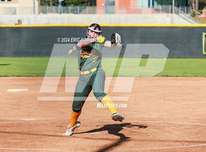 Thumbnail 3 in Mira Costa vs. St. John's photogallery.