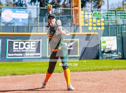 Thumbnail 3 in Mira Costa vs. St. John's photogallery.