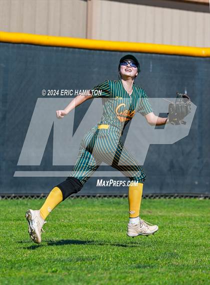 Thumbnail 3 in Mira Costa vs. St. John's photogallery.