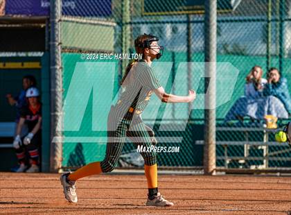 Thumbnail 3 in Mira Costa vs. St. John's photogallery.