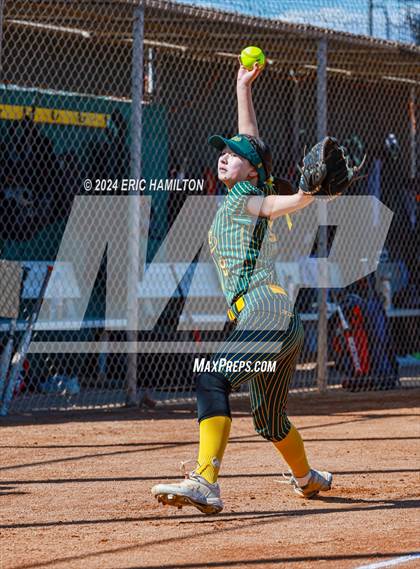 Thumbnail 2 in Mira Costa vs. St. John's photogallery.