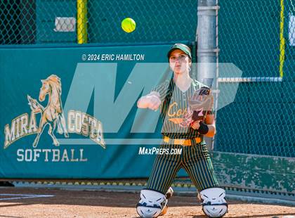 Thumbnail 3 in Mira Costa vs. St. John's photogallery.