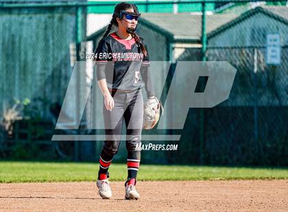 Thumbnail 3 in Mira Costa vs. St. John's photogallery.