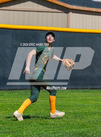 Thumbnail 3 in Mira Costa vs. St. John's photogallery.