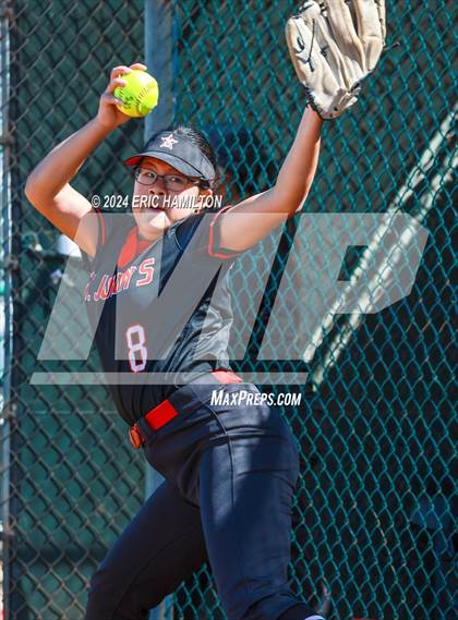 Thumbnail 3 in Mira Costa vs. St. John's photogallery.
