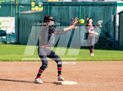 Thumbnail 3 in Mira Costa vs. St. John's photogallery.