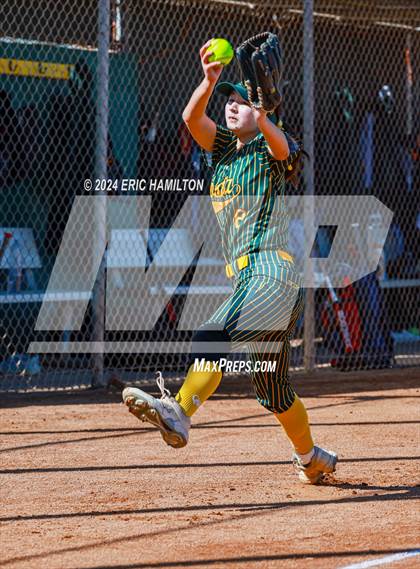 Thumbnail 3 in Mira Costa vs. St. John's photogallery.