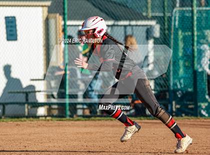 Thumbnail 3 in Mira Costa vs. St. John's photogallery.