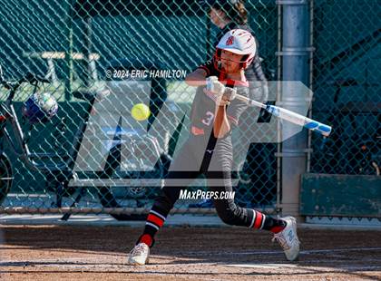 Thumbnail 3 in Mira Costa vs. St. John's photogallery.