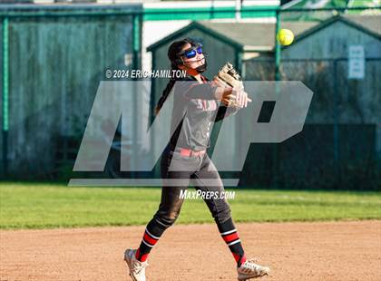 Thumbnail 3 in Mira Costa vs. St. John's photogallery.