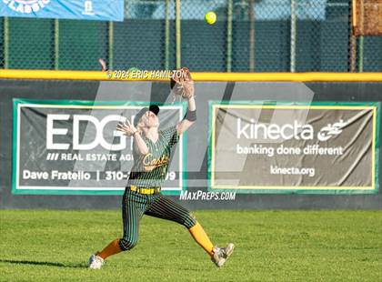 Thumbnail 3 in Mira Costa vs. St. John's photogallery.