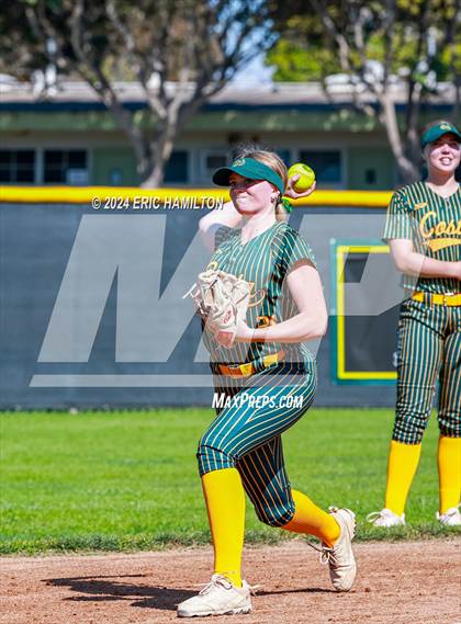Thumbnail 2 in Mira Costa vs. St. John's photogallery.