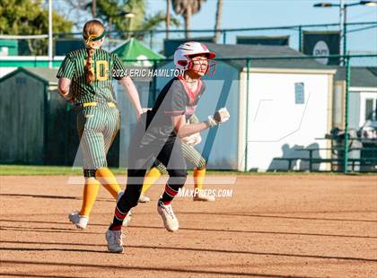Thumbnail 3 in Mira Costa vs. St. John's photogallery.