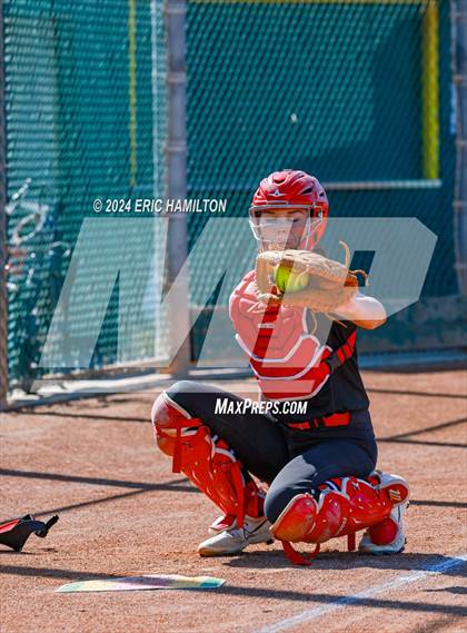 Thumbnail 3 in Mira Costa vs. St. John's photogallery.