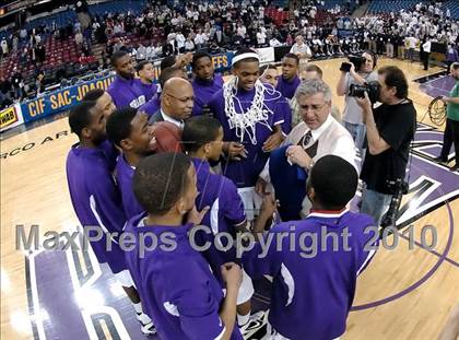 Thumbnail 3 in Vista del Lago vs. Sacramento (CIF SJS D3 Final) photogallery.