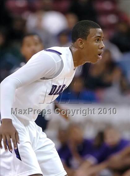 Thumbnail 2 in Vista del Lago vs. Sacramento (CIF SJS D3 Final) photogallery.
