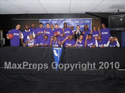 Thumbnail 2 in Vista del Lago vs. Sacramento (CIF SJS D3 Final) photogallery.