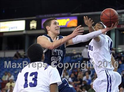Thumbnail 2 in Vista del Lago vs. Sacramento (CIF SJS D3 Final) photogallery.