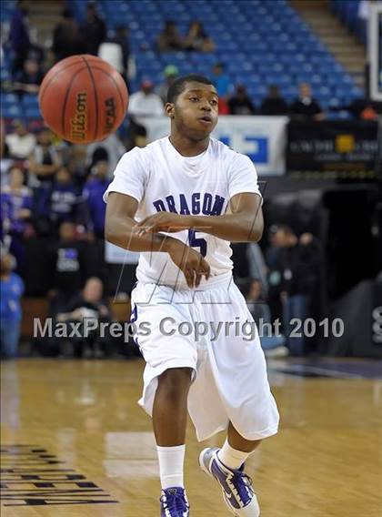 Thumbnail 3 in Vista del Lago vs. Sacramento (CIF SJS D3 Final) photogallery.