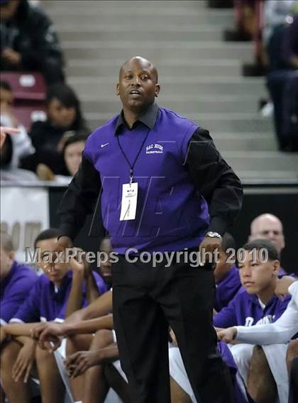 Thumbnail 3 in Vista del Lago vs. Sacramento (CIF SJS D3 Final) photogallery.