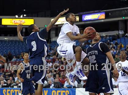 Thumbnail 2 in Vista del Lago vs. Sacramento (CIF SJS D3 Final) photogallery.