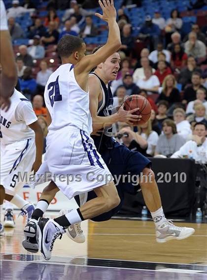 Thumbnail 2 in Vista del Lago vs. Sacramento (CIF SJS D3 Final) photogallery.