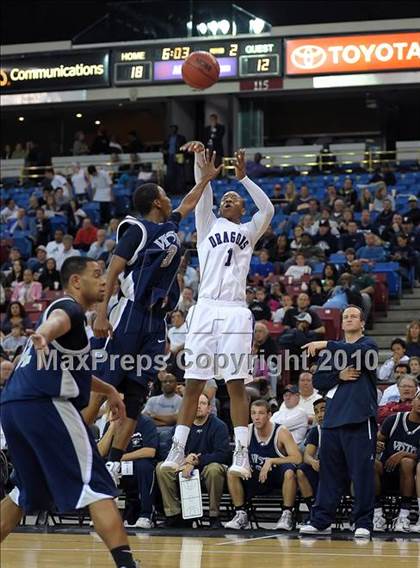 Thumbnail 2 in Vista del Lago vs. Sacramento (CIF SJS D3 Final) photogallery.
