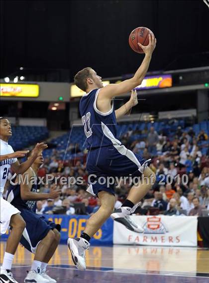 Thumbnail 1 in Vista del Lago vs. Sacramento (CIF SJS D3 Final) photogallery.