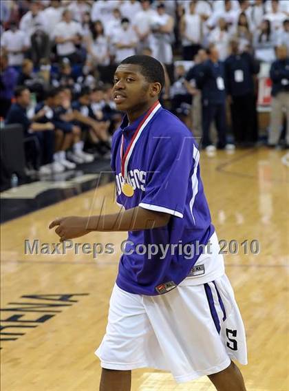 Thumbnail 1 in Vista del Lago vs. Sacramento (CIF SJS D3 Final) photogallery.