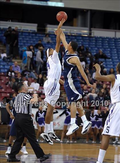 Thumbnail 2 in Vista del Lago vs. Sacramento (CIF SJS D3 Final) photogallery.