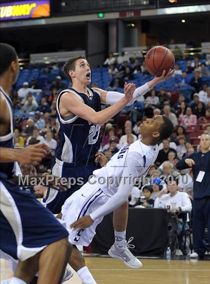 Thumbnail 2 in Vista del Lago vs. Sacramento (CIF SJS D3 Final) photogallery.