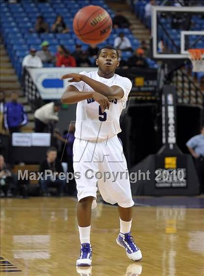 Thumbnail 1 in Vista del Lago vs. Sacramento (CIF SJS D3 Final) photogallery.