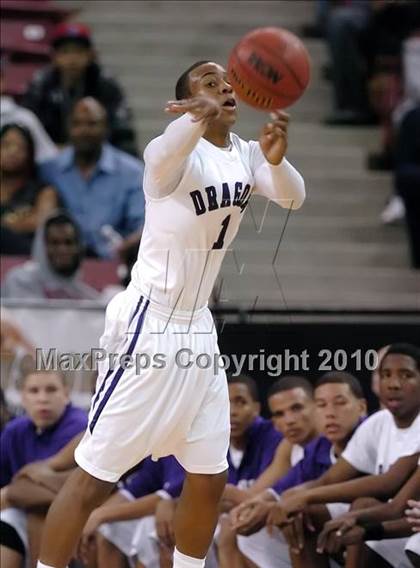 Thumbnail 1 in Vista del Lago vs. Sacramento (CIF SJS D3 Final) photogallery.
