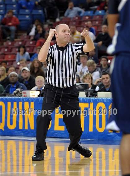 Thumbnail 2 in Vista del Lago vs. Sacramento (CIF SJS D3 Final) photogallery.